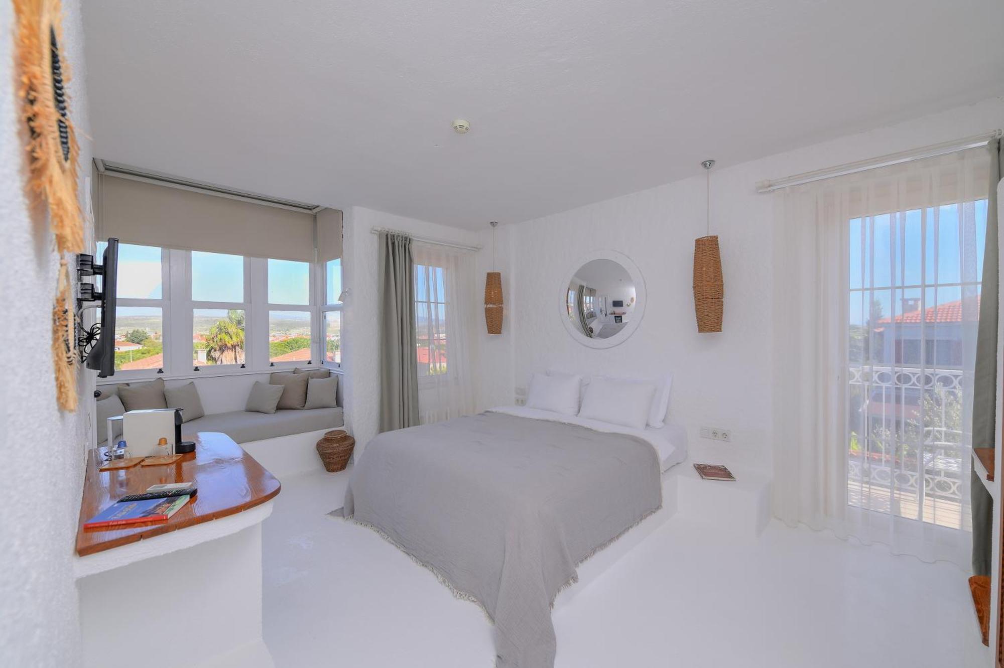 Peremere Alacati Otel ภายนอก รูปภาพ