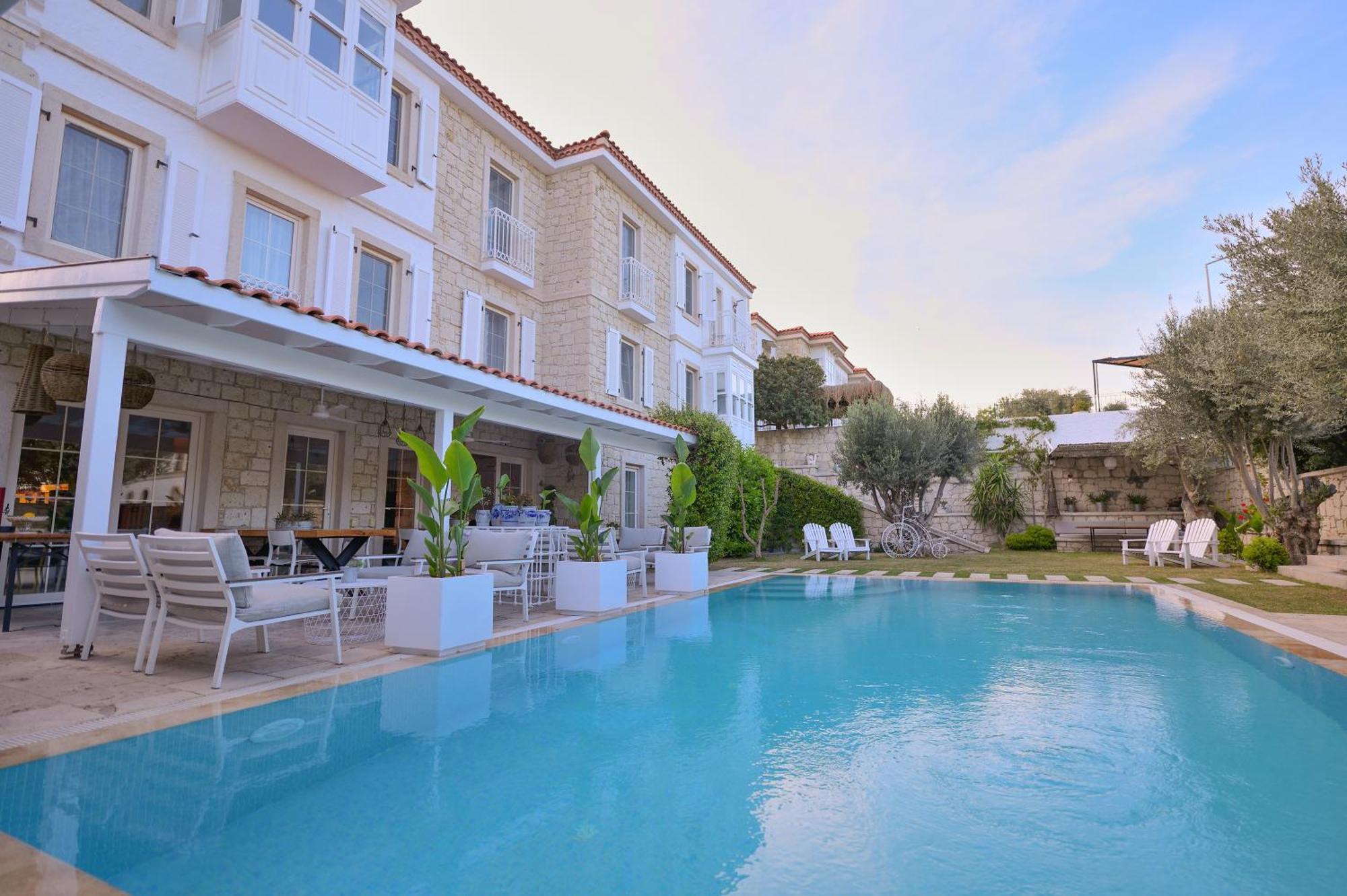 Peremere Alacati Otel ภายนอก รูปภาพ