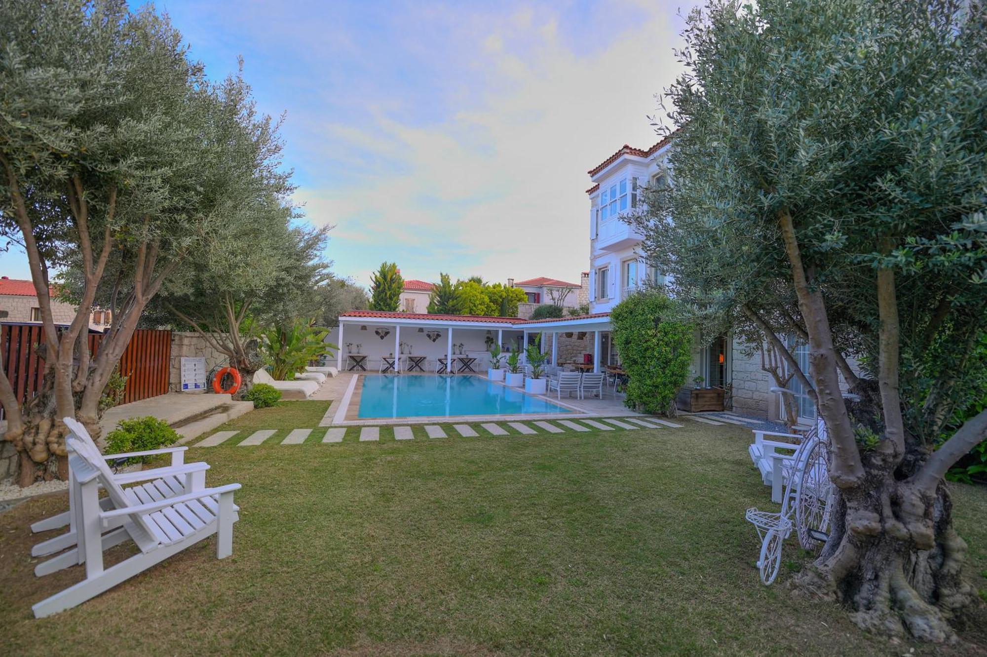 Peremere Alacati Otel ภายนอก รูปภาพ