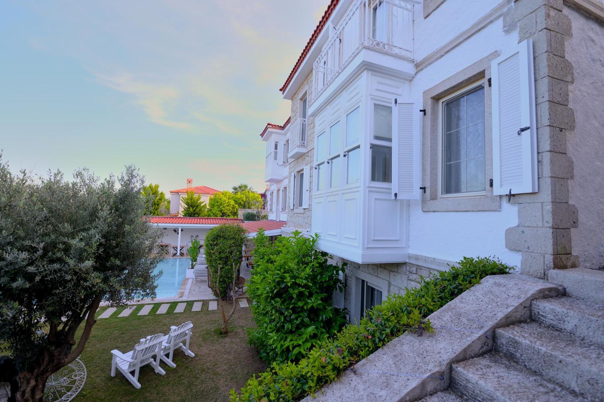 Peremere Alacati Otel ภายนอก รูปภาพ